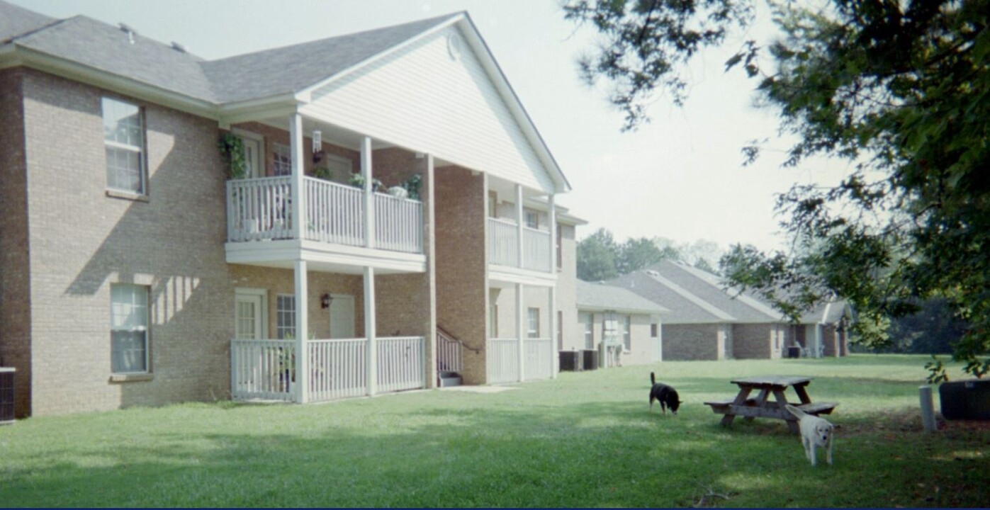 Woodbridge in Hartselle, AL - Building Photo