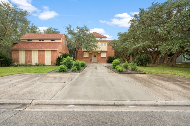 property at 112 Forest Hls