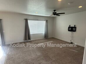 1028 E Bigelow Ave in Layton, UT - Building Photo - Building Photo