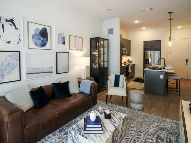 101 Julian St in Dallas, TX - Foto de edificio - Building Photo