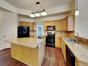 406 Glencrest Dr in Stanley, NC - Building Photo - Building Photo