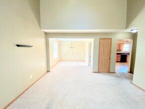 129 Sapphire Ice Dr in Delaware, OH - Building Photo - Building Photo