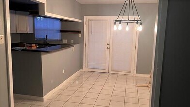 5704 Count Ln in New Orleans, LA - Foto de edificio - Building Photo