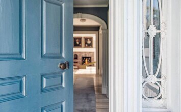 20 Jefferson St in Sag Harbor, NY - Foto de edificio - Building Photo