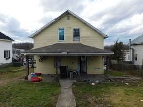 1413 Cambria Ave in Connellsville, PA - Building Photo - Building Photo