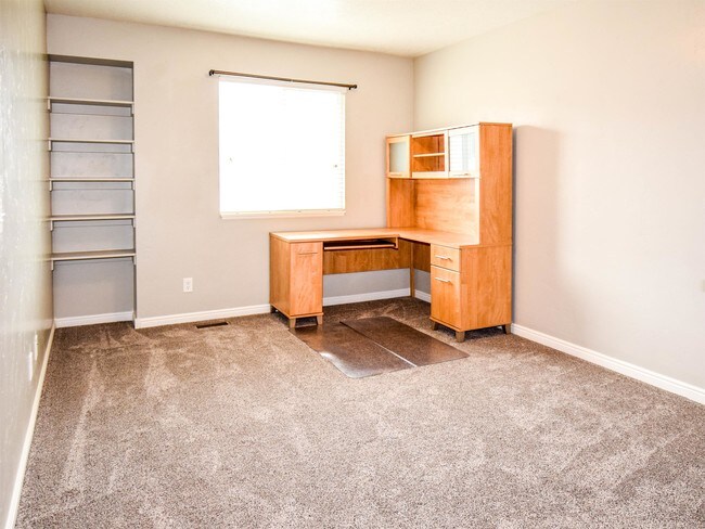 538 W 1595 N in Logan, UT - Foto de edificio - Building Photo
