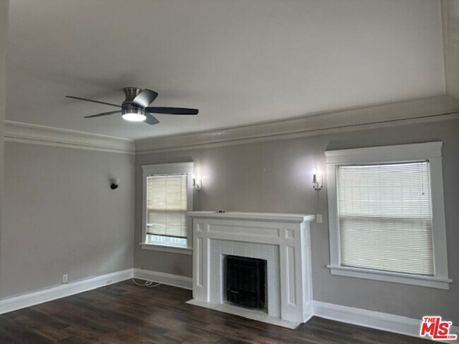 1025 Locust Ave in Long Beach, CA - Building Photo - Building Photo