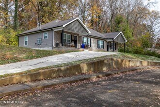 157 Wade Ln in Oak Ridge, TN - Building Photo - Building Photo