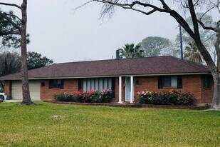 2515 Baycrest Dr in Houston, TX - Building Photo