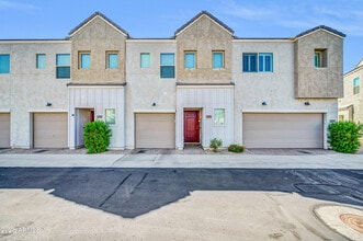 8326 N 22nd Ln in Phoenix, AZ - Building Photo - Building Photo