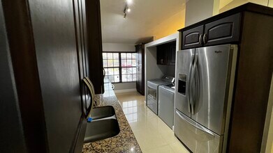 2310 Elm Ct in Pembroke Pines, FL - Building Photo - Building Photo