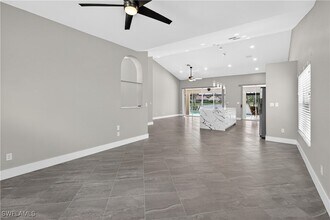 2138 E Crown Pointe Blvd in Naples, FL - Building Photo - Building Photo
