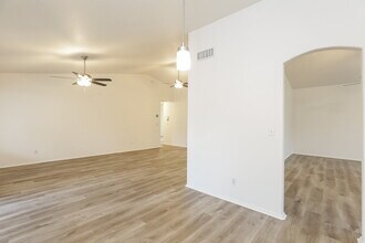 7530 W Luke Ave in Glendale, AZ - Building Photo - Building Photo