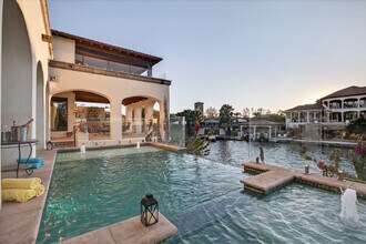 127 Applehead Island Dr in Horseshoe Bay, TX - Building Photo - Building Photo