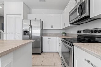 20544 NE 5th Pl in Miami, FL - Building Photo - Building Photo