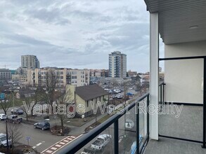 604-604 Cawston Ave in Kelowna, BC - Building Photo - Building Photo
