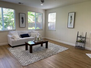 1227 CAVALAIRE Ct in Merced, CA - Building Photo - Building Photo