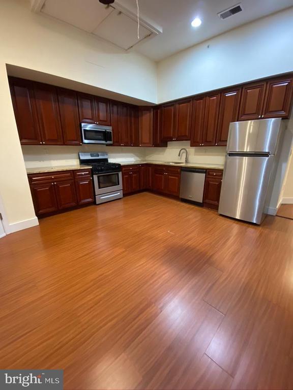 property at 1206 Walnut St