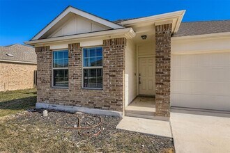 21413 Bird Wing Dr in Pflugerville, TX - Building Photo - Building Photo