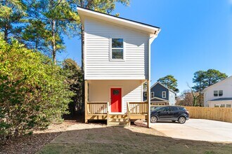 3904.5 Avent Ferry Rd in Raleigh, NC - Building Photo - Building Photo