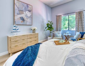 Coastal Senior Residences at The Park Lane in Monterey, CA - Foto de edificio - Building Photo