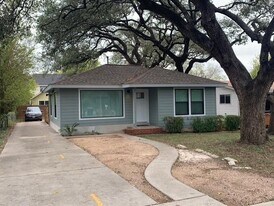 906 Philco Dr in Austin, TX - Building Photo