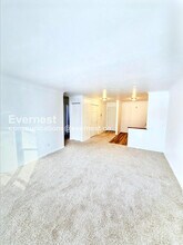 15601 Schoolcraft Rd in Detroit, MI - Foto de edificio - Building Photo