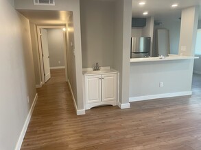 7431 Holly Hill Dr, Unit #135 in Dallas, TX - Foto de edificio - Building Photo