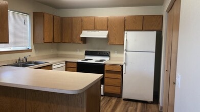 305 NW Parr Dr in Pullman, WA - Building Photo - Building Photo