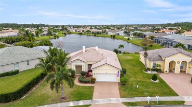 545 SW Lake Manatee Way in Port St. Lucie, FL - Building Photo - Building Photo