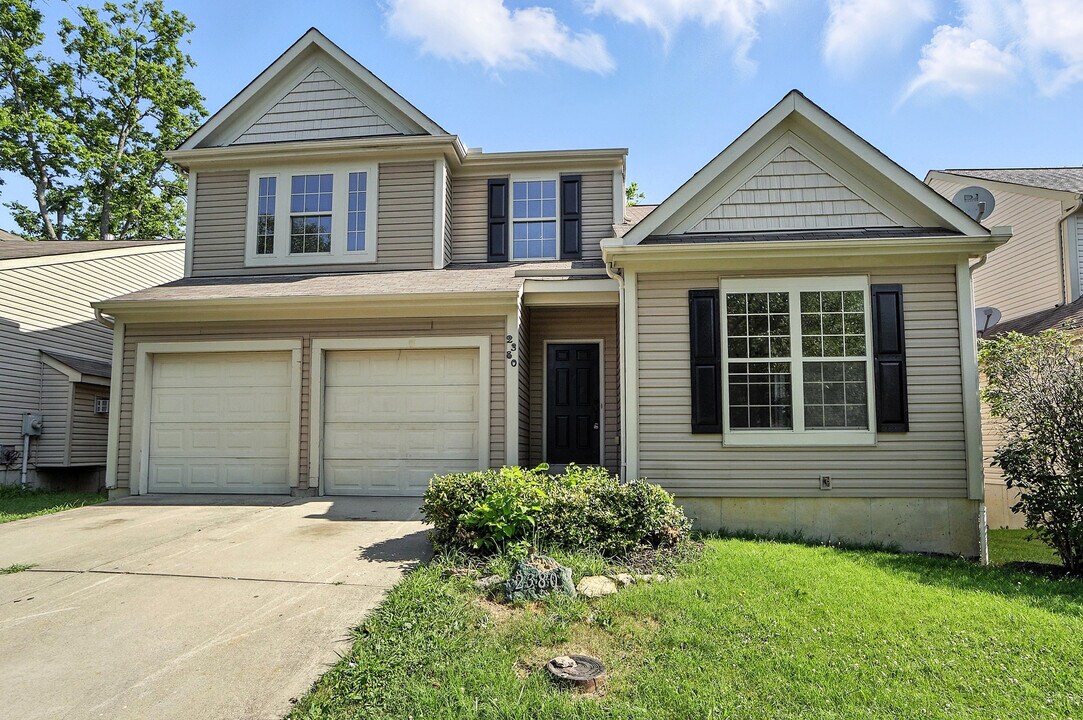 2380 Oaktree Pl in Cincinnati, OH - Building Photo