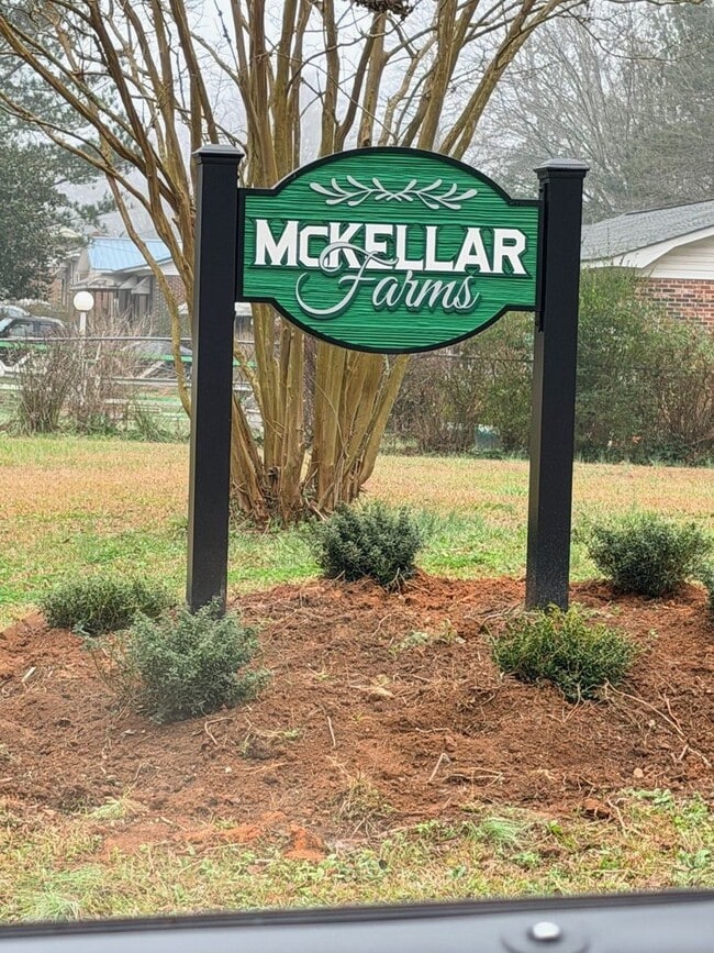 307 McKellar Dr in Greenwood, SC - Building Photo - Building Photo