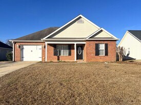 126 Cedarland Dr in Warner Robins, GA - Building Photo