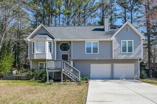 3079 Fox Chase Ct in Snellville, GA - Building Photo
