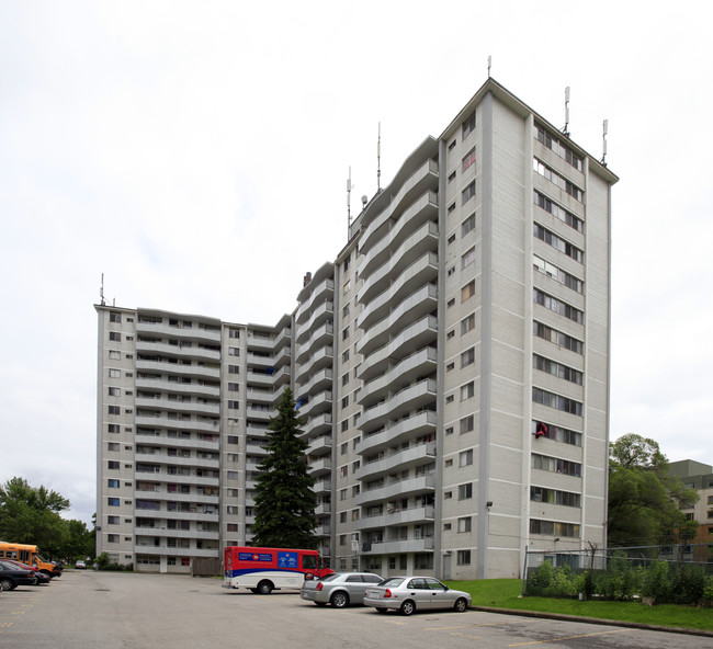 500 Dawes in Toronto, ON - Building Photo - Building Photo