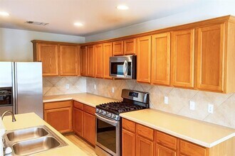 577 Quarter Ave in Buda, TX - Building Photo - Building Photo
