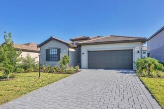 15029 Oxford Grey Dr in Bradenton, FL - Building Photo - Building Photo