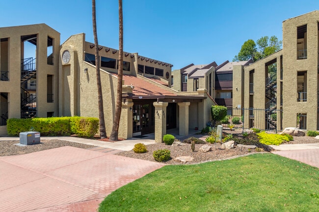 Circle Tree Condominiums in Mesa, AZ - Building Photo - Building Photo