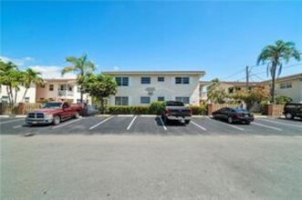 2591 NE 55th Ct, Unit 204 in Fort Lauderdale, FL - Building Photo - Building Photo