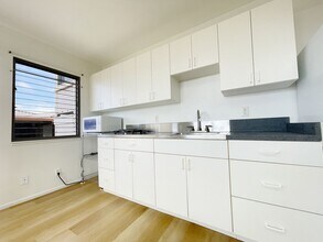 1435 Akiikii Pl in Kailua, HI - Building Photo - Building Photo