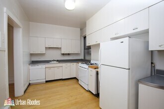 1033 Dempster St, Unit A06C in Evanston, IL - Building Photo - Building Photo