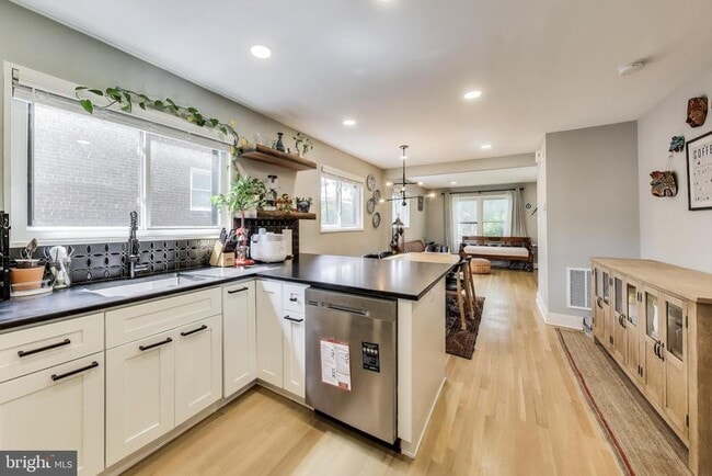 1225 Emerson St NE in Washington, DC - Building Photo - Building Photo
