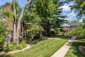 Garfield Park Apartments in Bound Brook, NJ - Foto de edificio - Building Photo