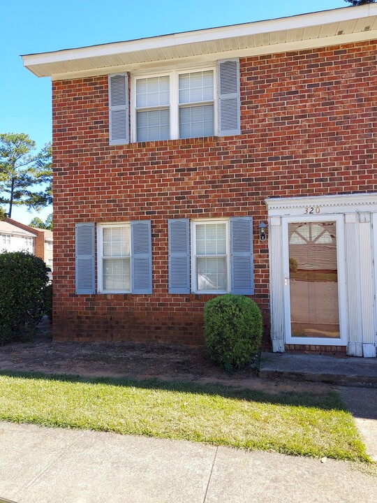 320 Cambout St in Columbia, SC - Building Photo