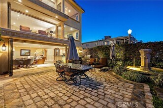 900 E Balboa Blvd in Newport Beach, CA - Building Photo - Building Photo