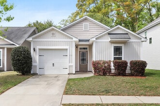 46 Isle Of Palms W in Bluffton, SC - Foto de edificio - Building Photo