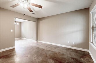 2002 20th St in Huntsville, TX - Building Photo - Building Photo