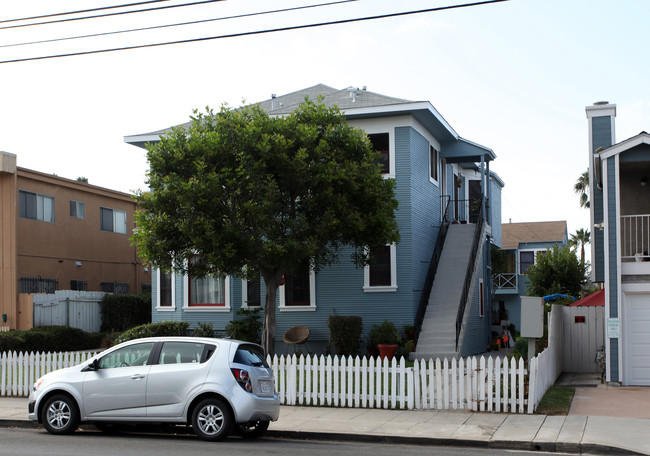 1221 Robinson St in San Diego, CA - Building Photo - Building Photo