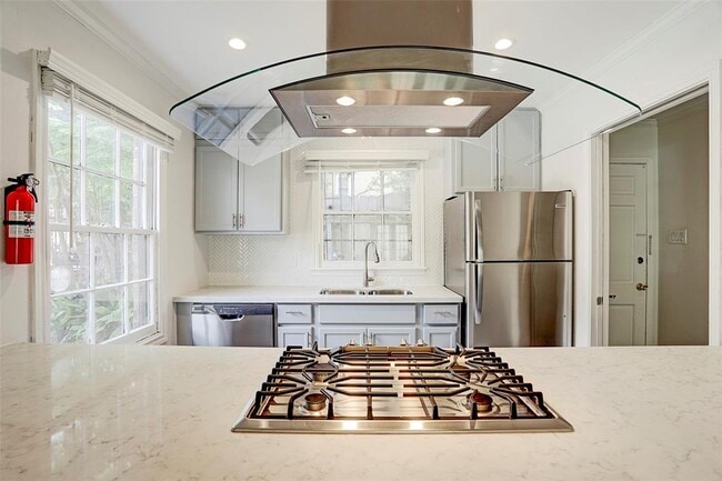 property at 2610 Whitney St
