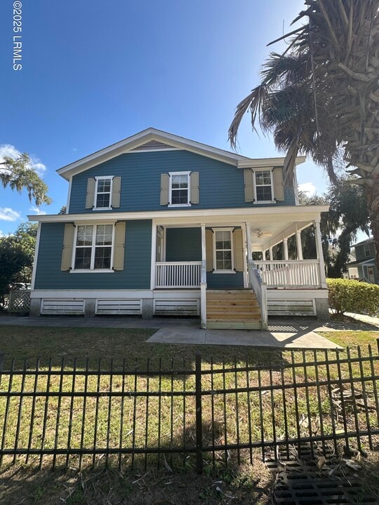 2210 Waddell Rd in Port Royal, SC - Building Photo